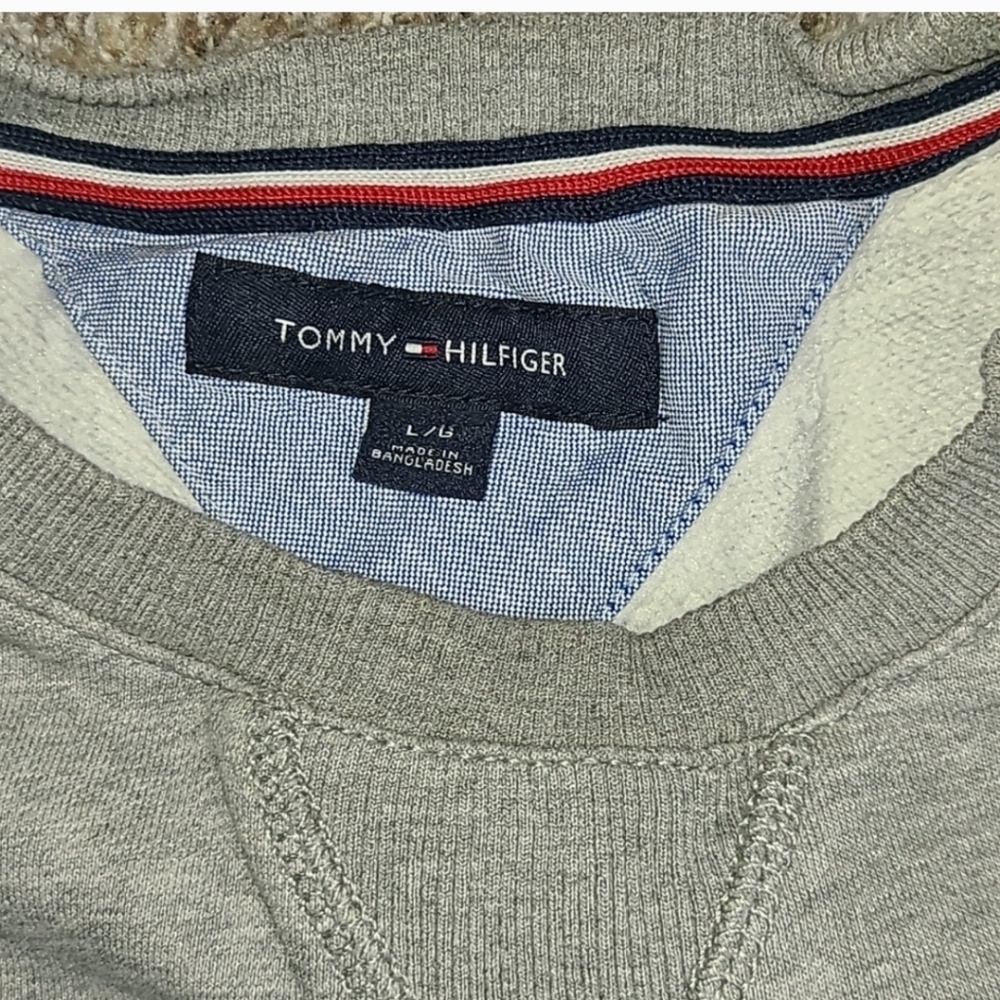 Tommy Hilfiger Crew Neck Sweatshirt - Picture 2 of 6